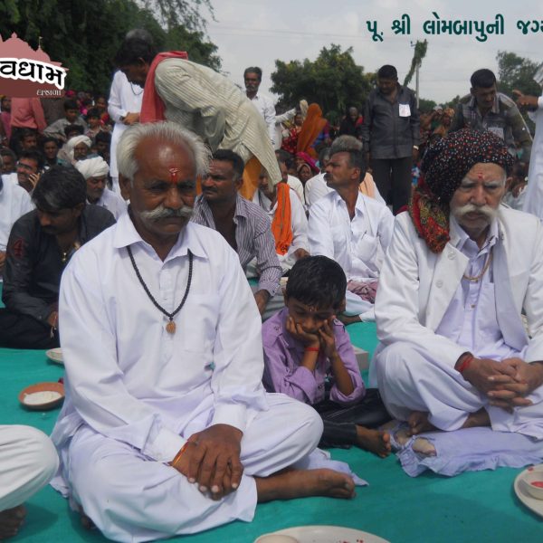 સંતોના હસ્તે શિલાન્યાસ પુજનવિધી